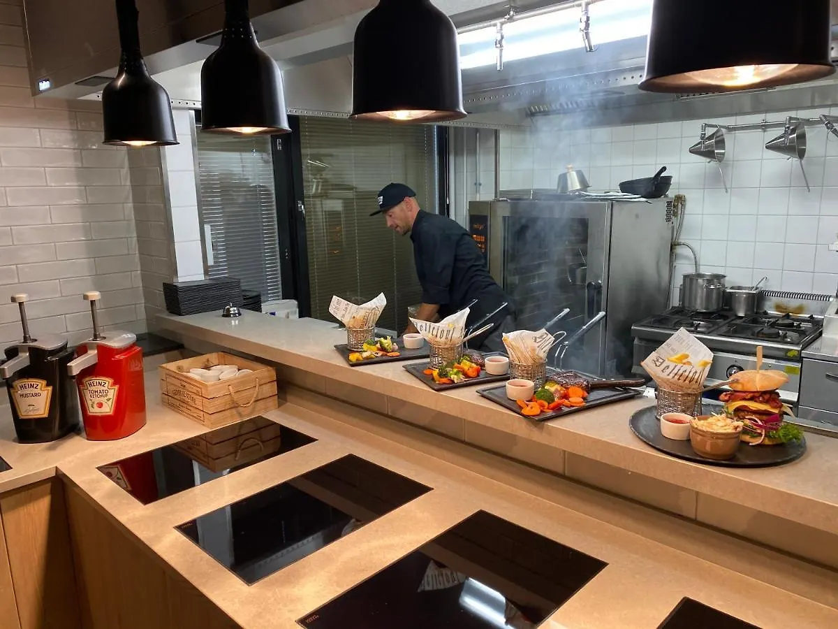 Skyline Airport Hotel Vantaa 4*,  Finnland