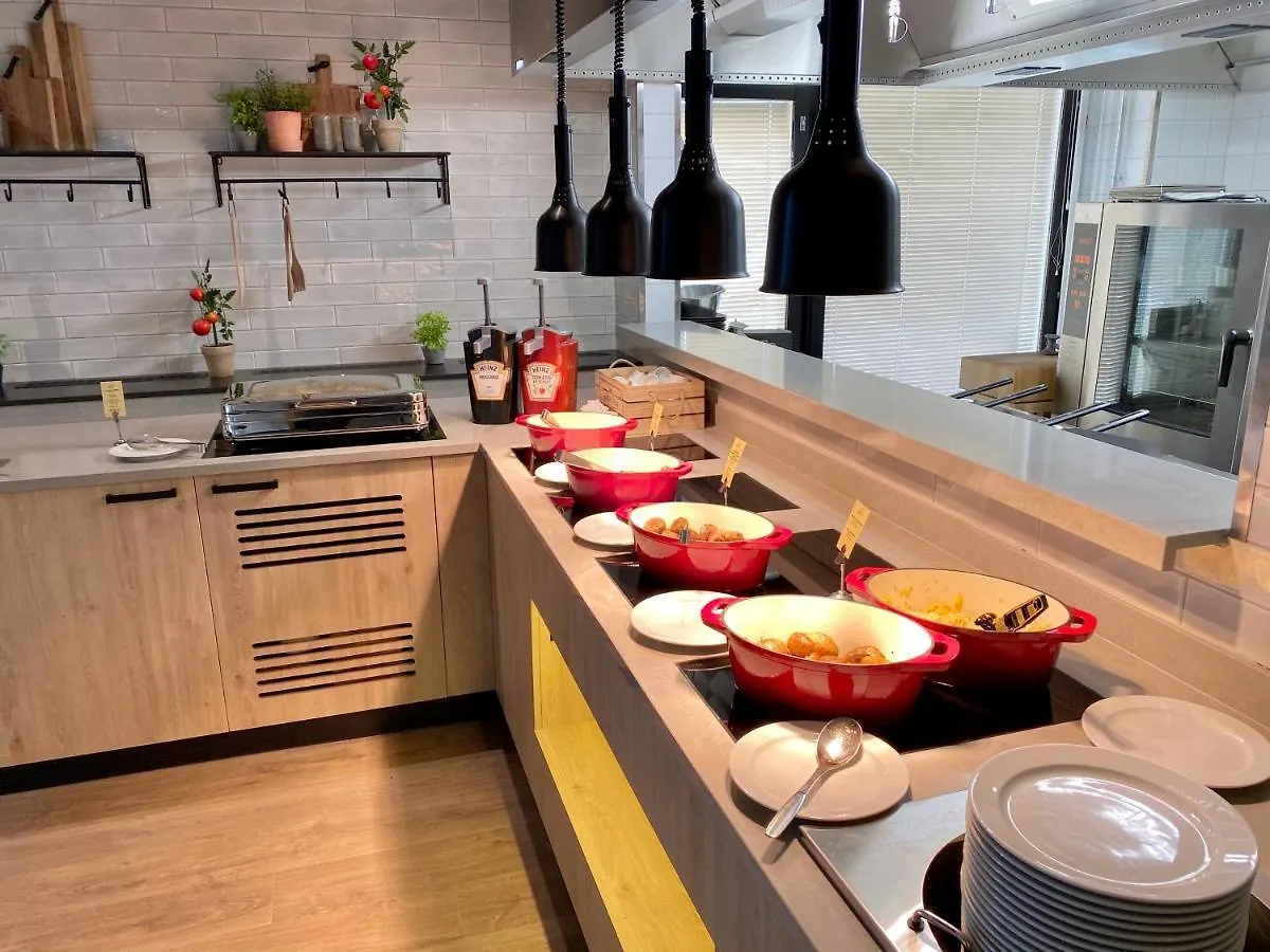 Skyline Airport Hotel Vantaa 4*,  Finnland